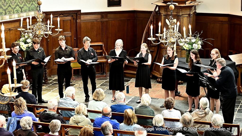 Cambridge Vocal Consort  in Waalse kerk met a capella Engelse koorzang