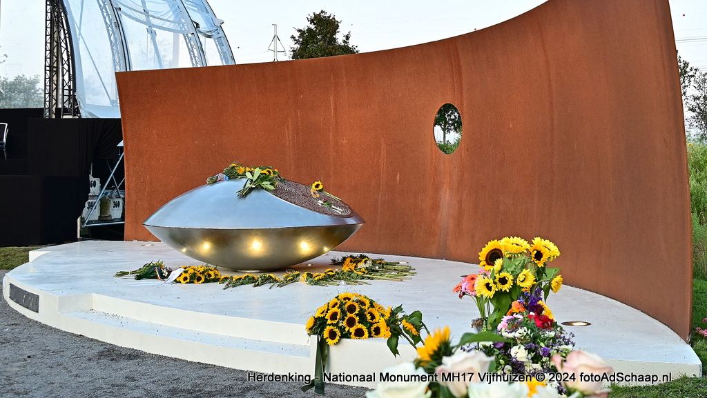 Verdriet en gemis op MH17-herdenking 2024 in Vijfhuizen