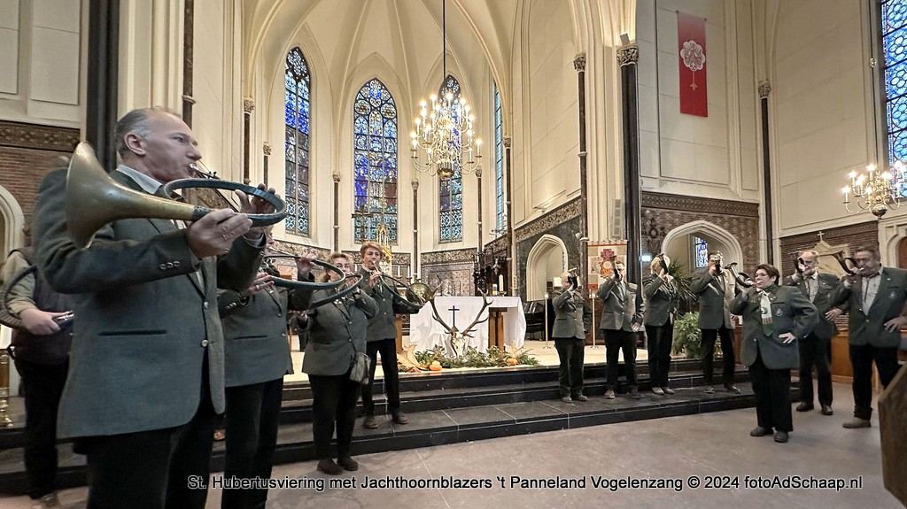 Sint Hubertusviering met Jachthoornblazers ‘t Panneland Vogelenzang