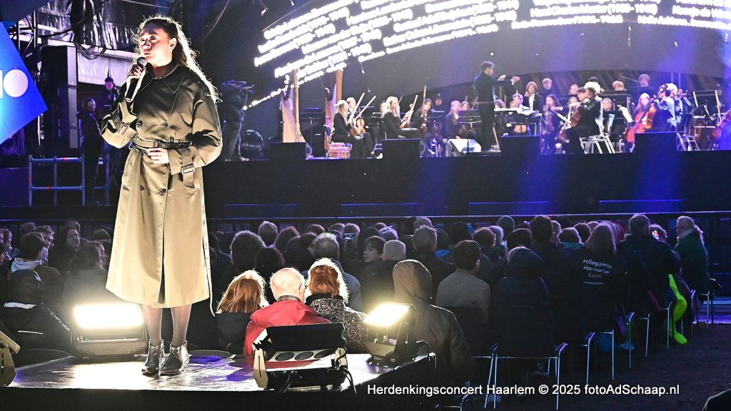 Herdenkingsconcert 2025 Haarlem met spoken word-artieste Amara van der Elst