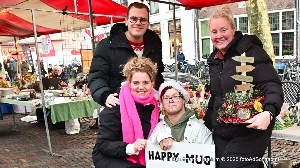 Prijswinnaars Kerstmarkt 2025 Haarlem; Happy Mug Studio en @WiebrandsKoels