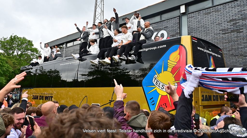 Velsen viert feest. Telstar handhaaft zich in de eredivisie