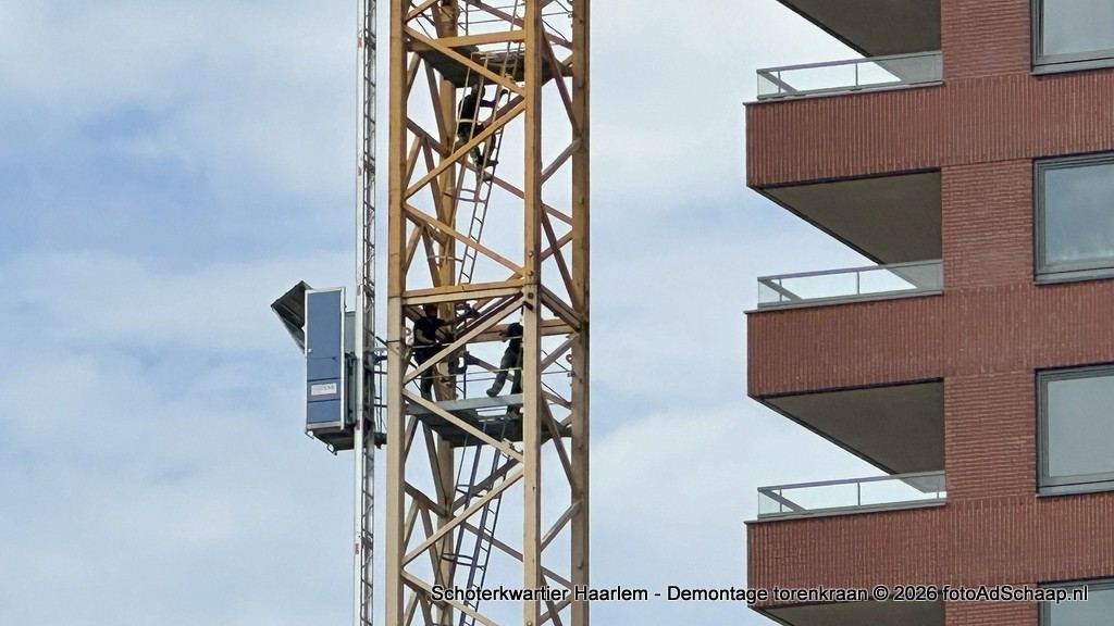 Nieuwbouw Schoterkwartier Spaarndamseweg Haarlem uit de steigernetten. Nieuwbouw Schoterkwartier Spaarndamseweg Haarlem uit de steigernetten.