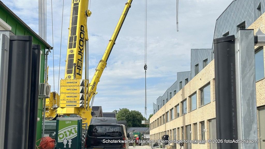 Nieuwbouw Schoterkwartier Spaarndamseweg Haarlem uit de steigernetten. Nieuwbouw Schoterkwartier Spaarndamseweg Haarlem uit de steigernetten.