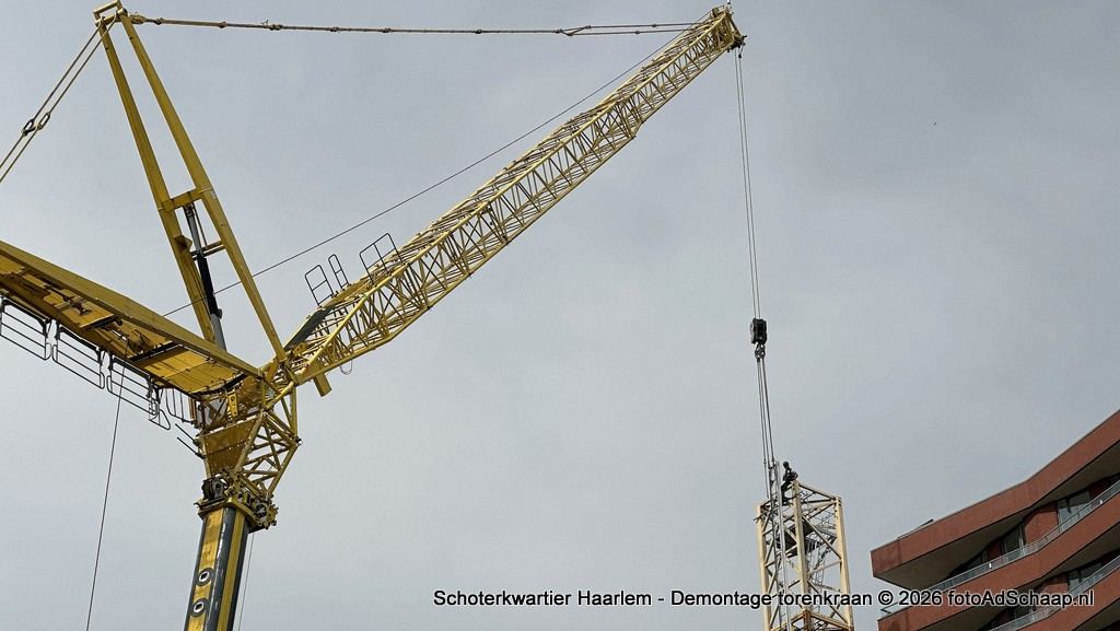 Nieuwbouw Schoterkwartier Spaarndamseweg Haarlem uit de steigernetten. Nieuwbouw Schoterkwartier Spaarndamseweg Haarlem uit de steigernetten.