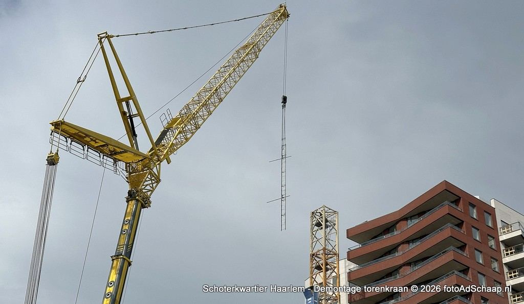 Nieuwbouw Schoterkwartier Spaarndamseweg Haarlem uit de steigernetten. Nieuwbouw Schoterkwartier Spaarndamseweg Haarlem uit de steigernetten.
