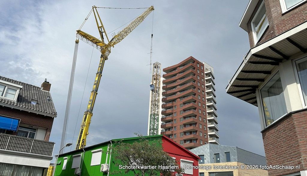 Nieuwbouw Schoterkwartier Spaarndamseweg Haarlem uit de steigernetten. Nieuwbouw Schoterkwartier Spaarndamseweg Haarlem uit de steigernetten.