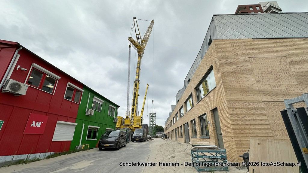 Nieuwbouw Schoterkwartier Spaarndamseweg Haarlem uit de steigernetten. Nieuwbouw Schoterkwartier Spaarndamseweg Haarlem uit de steigernetten.