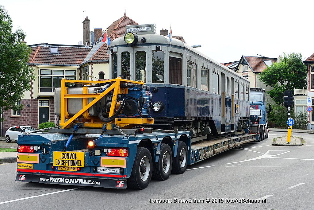 Blauwe tram 2015 Haarlem - achteruit door Tempeliersstraat