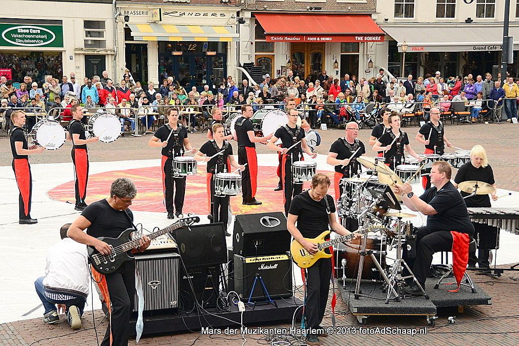 Mars der Muzikanten Haarlem 2013 - 56e editie met Percussion Unlimited